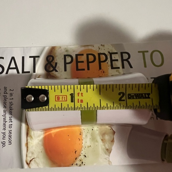 Cute.. Mini joie SALT & PEPPER TO GO!! - Picture 2 of 12